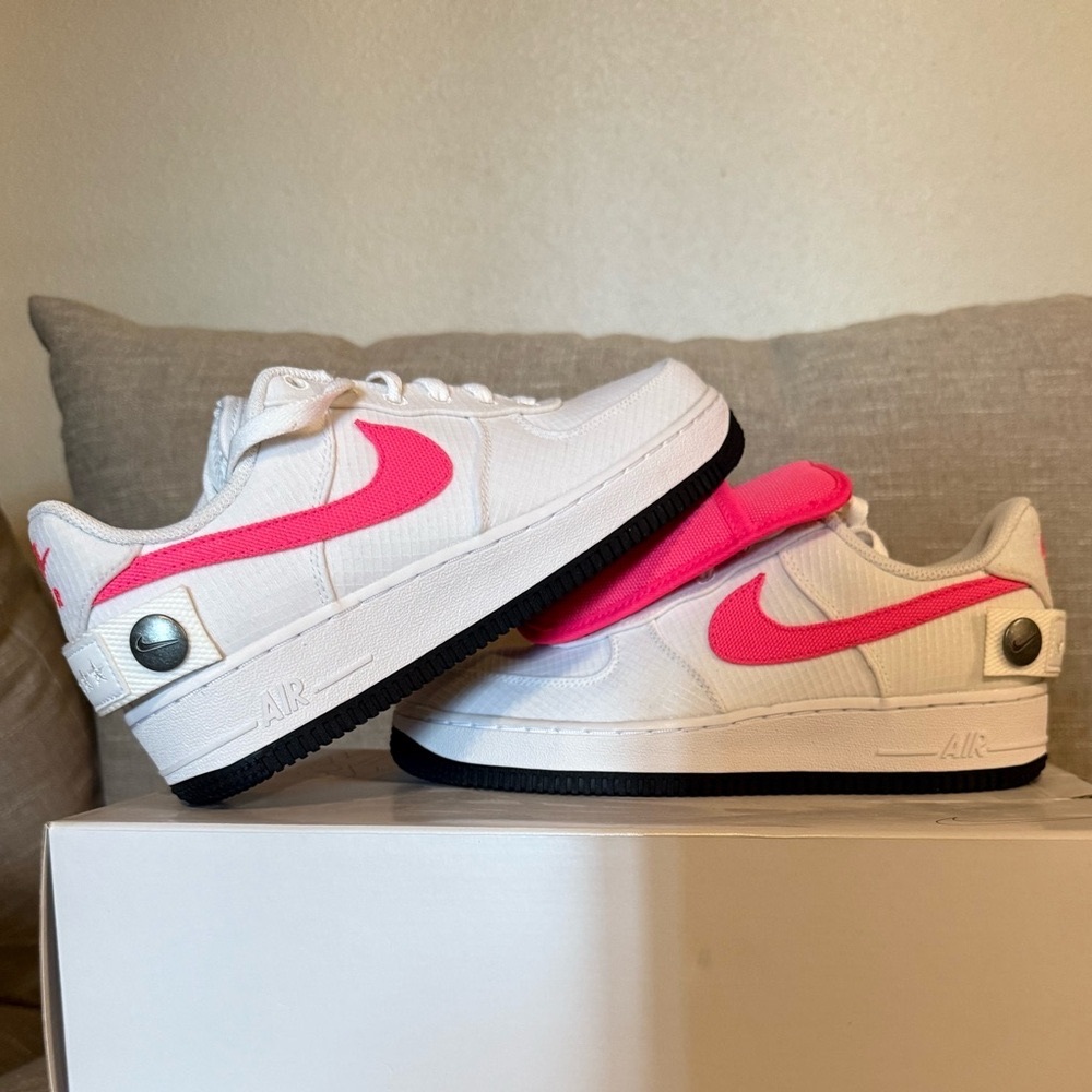 Nike Women's Athletic Shoes - Pink and White